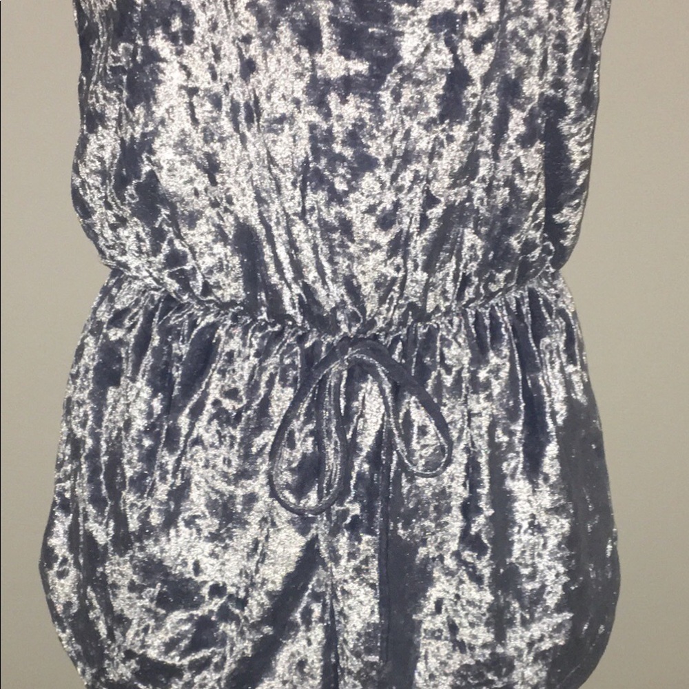 Crushed Velvet Romper - Picture 4 of 6